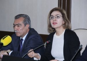 Sona Vəliyeva: “Bir dəfə şagirddən telefonunu aldıq, növbəti dəfə daha bahalı telefonla gəldi”
