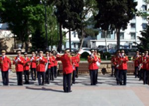 Bu gün Bakıda faşizm üzərində qələbə günü münasibətilə hərbi orkestrlərin çıxış edəcəyi yerlərin SİYAHISI