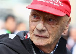 Formula 1-in üçqat çempionu Niki Lauda vəfat edib