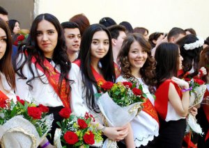 Bu gün məktəblərdə "Son zəng" çalınır