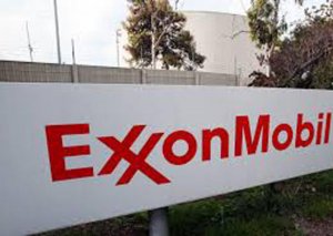 "ExxonMobil" şirkətinə məxsus neft zavodunda yanğın baş verib