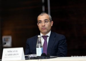Azərbaycanın yeni İqtisadiyyat naziri kollektivə təqdim olunub