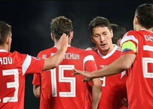 Rusiyalı futbolçular DÇ-2022-də neytral bayraq altında mübarizə aparmalıdırlar