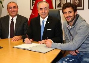 "RB Leypsiq"in müdafiəçisi icarə əsasında "Qalatasaray”a keçib