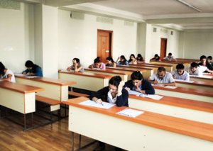 Dövlət qulluğuna qəbul olmaq istəyənlər üçün yeni sınaq imtahanı keçiriləcək
