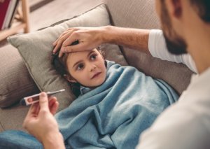 Uşaqlarda müşahidə olunan temperatur, ishal və qusma hallarının səbəbləri açıqlanıb