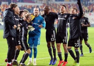 "Beşiktaş" futbolçularını Azərbaycan klublarına təklif etməyə hazırlaşır