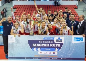 Azərbaycanlı voleybolçu Macarıstan Kubokunun qalibi oldu - FOTOLAR
