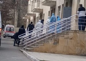 Yoluxucu xəstəliklər şöbəsinə iki nəfər yerləşdirilib