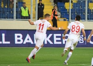 Podolski “Antalyaspor”u məğlubiyyətdən xilas edib