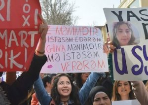 O şüarı qaldıran gənc qız özünü binadan atdı