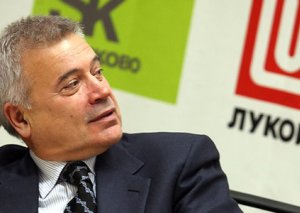 Vahid Ələkbərov “Lukoyl”un 1 milyardlıq səhmini aldı