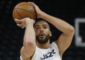 Basketbolçu koronavirusa yoluxduqdan sonra ölümlə hədələndi