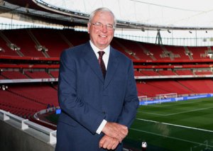 "Arsenal" prezidenti klubu tərk etdi