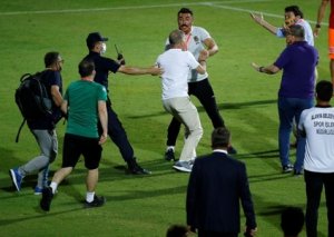 Türkiyə futbolunda növbəti qalmaqal - Video