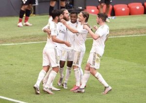 "Real Madrid"in futbolçuları çempionluq mükafatından imtina edib