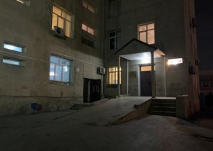 Abşeronda kişi qonşusu tərəfindən bıçaqlanıb