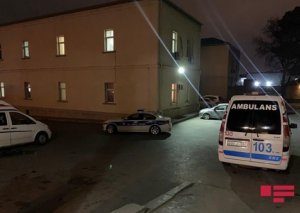 Bakıda ər arvadını bıçaqlayıb