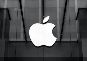 “Dişlənmiş alma”nın içindəki milyardlar - “Apple” dünya lideri oldu