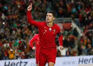 Ronaldu milli komandada 100-cü qolunu vurdu