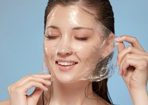 Qırışları hamarlaşdıran soda maskası