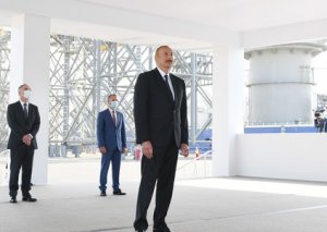 Prezident İlham Əliyev neftçiləri təbrik edib