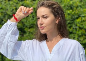 Fahriye eynən anasına bənzəyir - Foto