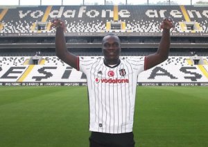 "Beşiktaş" sabiq futbolçusunu qaytardı