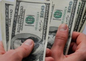 Mərkəzi Bankın çox dollar alanlardan “arayış” istəməsinin səbəbi