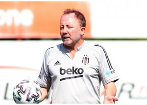 "Beşiktaş" Sərgən Yalçını istefaya göndərir