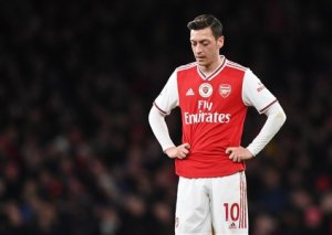 Mesut Özil ərəb klubunun təklifini rədd etdi
