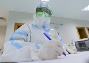 Tibb və qeyri-tibb işçilərinə müddətli əlavələr ödənilib