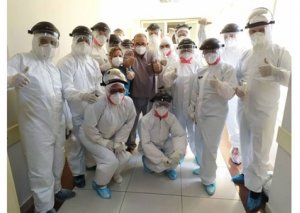 Yüzdən çox kubalı tibb işçisi koronavirusla mübarizə üçün Azərbaycana yola düşüb