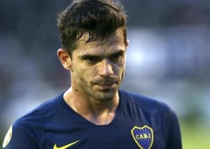 Məşhur futbolçu karyerasını bitirdi
