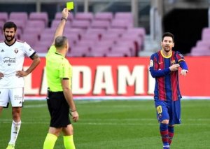 Messi qolu Maradonaya həsr edib, sarı vərəqə alıb - FOTO