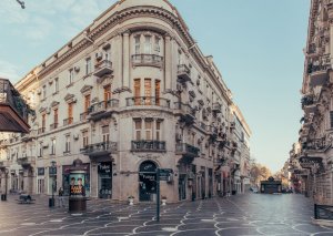 Yoluxma sayı artmaqda davam edərsə, qaydalar sərtləşdirilə bilər