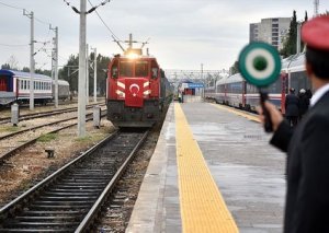 Azərbaycandan keçməklə Çinə gedəcək ilk yük qatarı İstanbuldan yola düşüb