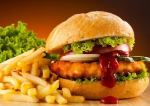 “Fast food”un yeniyetmələrə zərəri aşkarlandı
