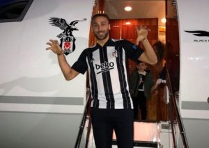 Cenk Tosun İstanbula gəlib