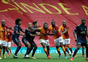 İstanbul derbisi: "Fənərbağça" "Qalatasaray"a qarşı
