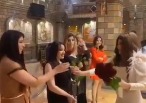 Bakıda şirkət əməkdaşları karantinin yumşaldılmasını qeyd etdi VİDEO