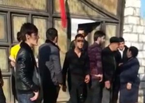 Toy yarımçıq dayandırıldı, qonaqlar cərimələndi (VİDEO)