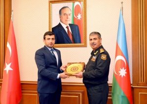 Azərbaycan ilə Türkiyə arasında hərbi-texniki əməkdaşlığın inkişaf perspektivləri müzakirə olunub FOTO