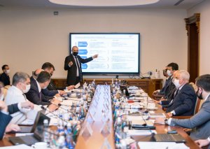 “Azərbaycan Dəmir Yolları” QSC-nin Müşahidə Şurasının ilk iclası keçirilib (FOTO)