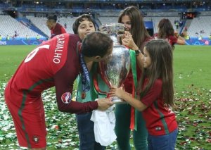 Avropa çempionu olan ən yaşlı futbolçu açıqlandı