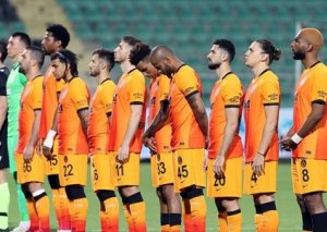 "Qalatasaray" 4 futbolçusu ilə vidalaşdı, 8-nin müqaviləsi başa çatır