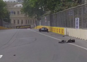 Bakıdakı "Formula 2" yarışında xoşagəlməz qəza FOTO