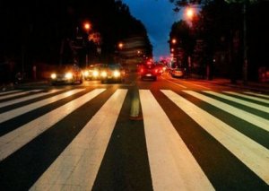Bakıda iki qadını avtomobil vurub