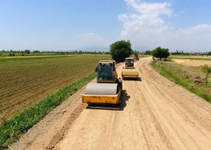 Goranboyda 8 kəndi birləşdirən yol yenidən qurulur (FOTO)