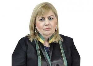 Bir neçə gün əvvəl həbs edilən xanım vəkil məhkəmədə azadlığa buraxıldı